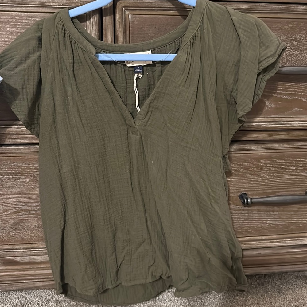 Dark green universal thread top